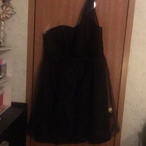 Black short one shoulder tulle dress